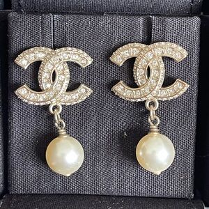 Chanel earrings crystal w/ pearl drop